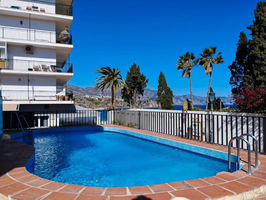 Stunning With Sea Views At Calle Carabeo, Appartement Nerja